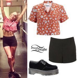 Ellie Goulding Dr. Marten Eyeball cropped top // Agyness Deyn collection